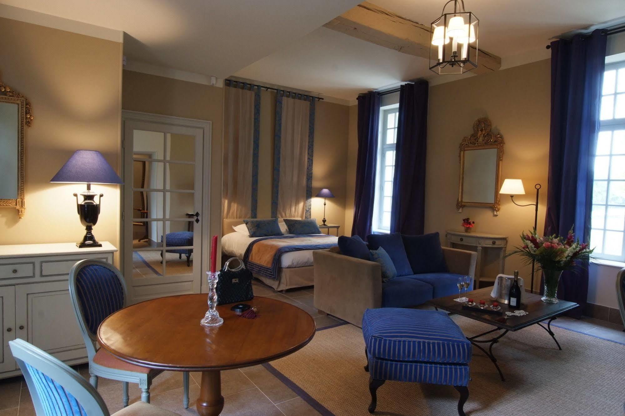 Chateau D'Augerville Golf & Spa Resort Room photo